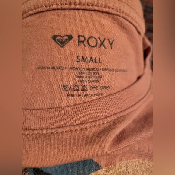 👚5for$15!🕶️ Roxy top. - Picture 3 of 4